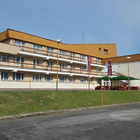 Nitrianske Rudno Hotel Banik מראה חיצוני תמונה