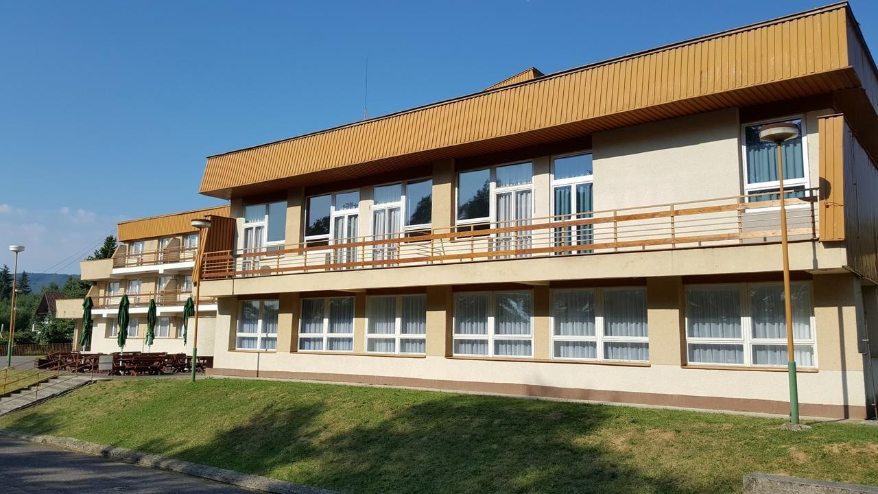 Nitrianske Rudno Hotel Banik מראה חיצוני תמונה