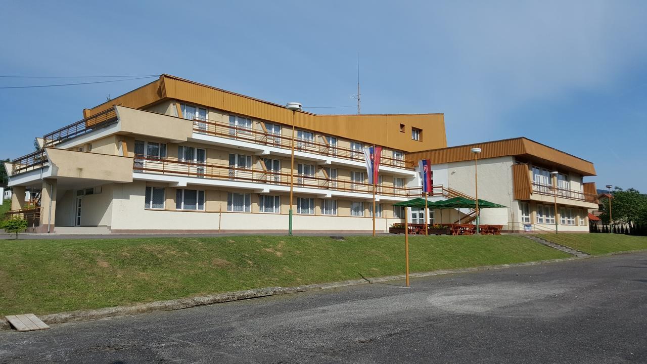Nitrianske Rudno Hotel Banik מראה חיצוני תמונה