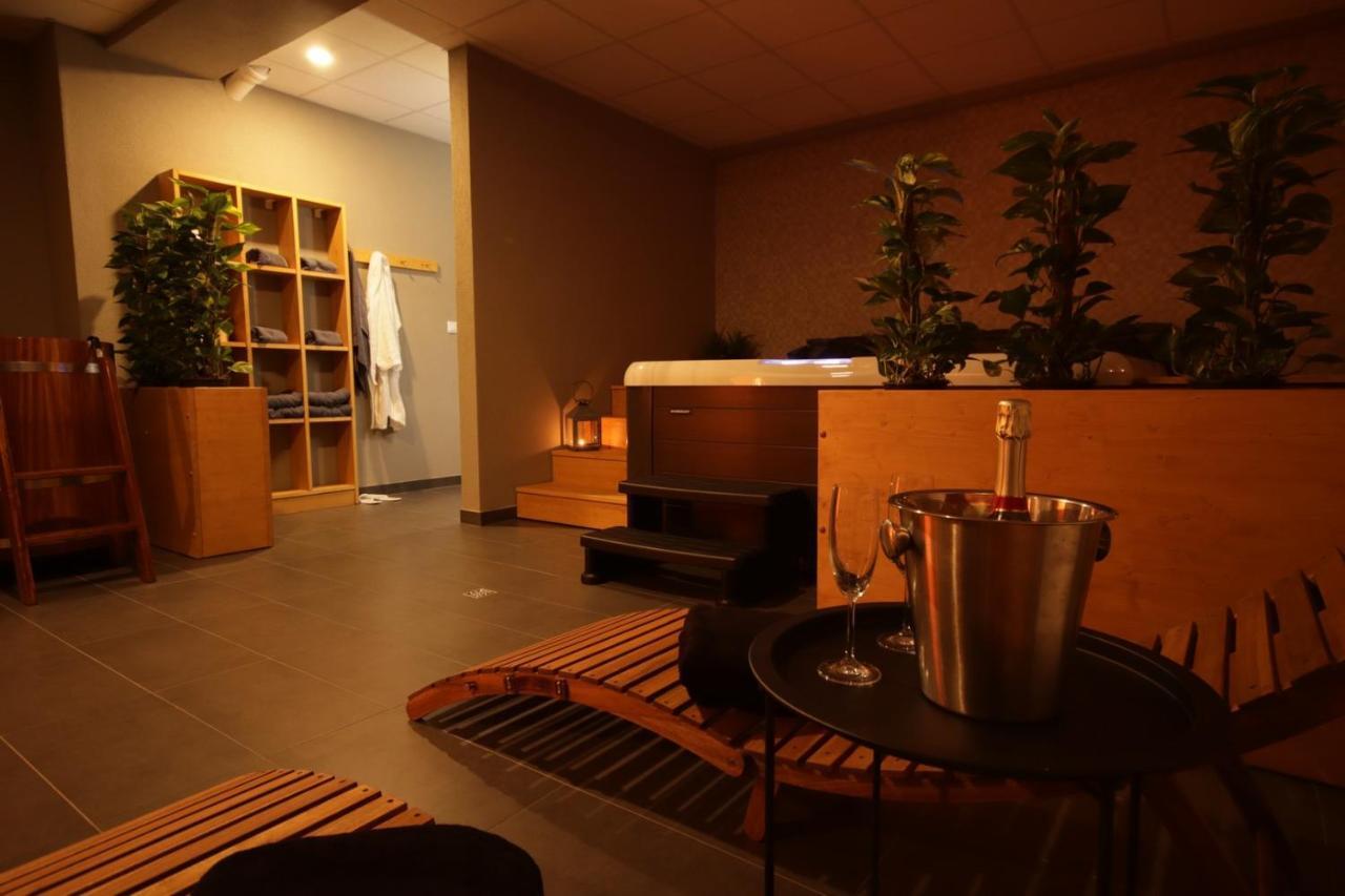 Nitrianske Rudno Hotel Banik מראה חיצוני תמונה
