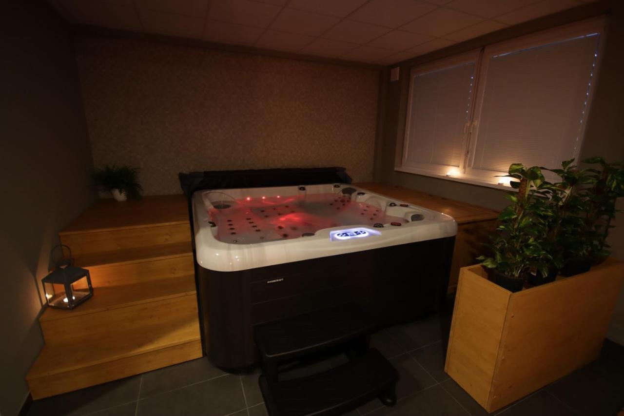 Nitrianske Rudno Hotel Banik מראה חיצוני תמונה